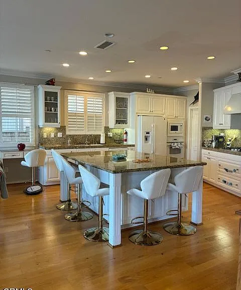 1470 Viewpoint Dr — Photo 4