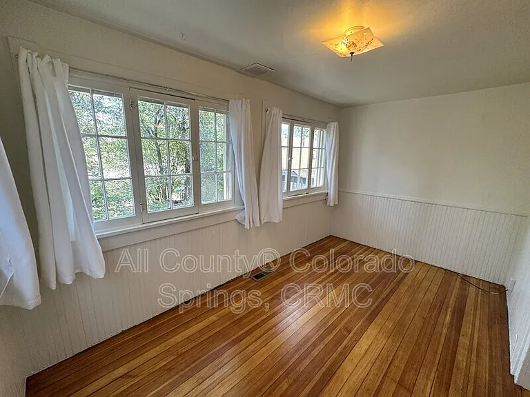 811 E Kiowa St — Photo 8