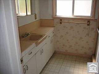 3rd image of 5922 Sandwood St