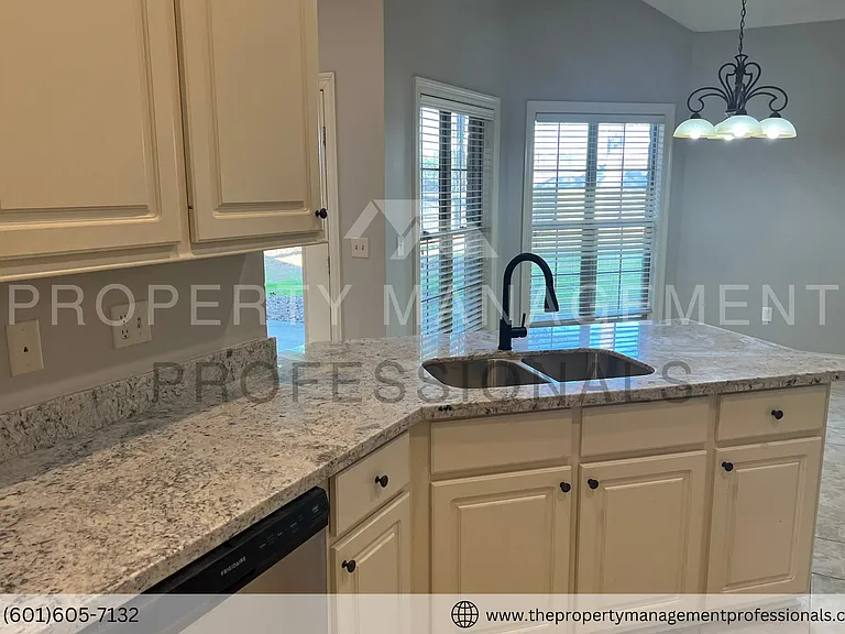 116 Cedar Green Dr — Photo 14