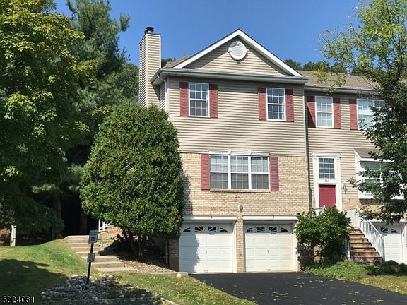 2nd image of 601 Tallwood Ln