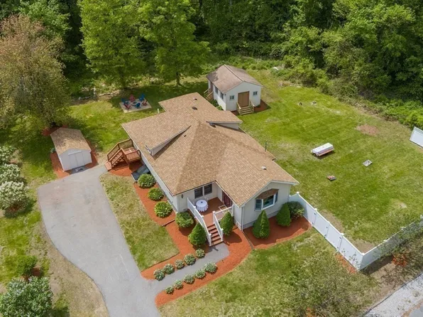 154 Lincoln St, Hudson, MA 01749