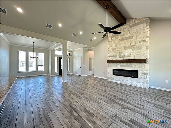 7th image of this home