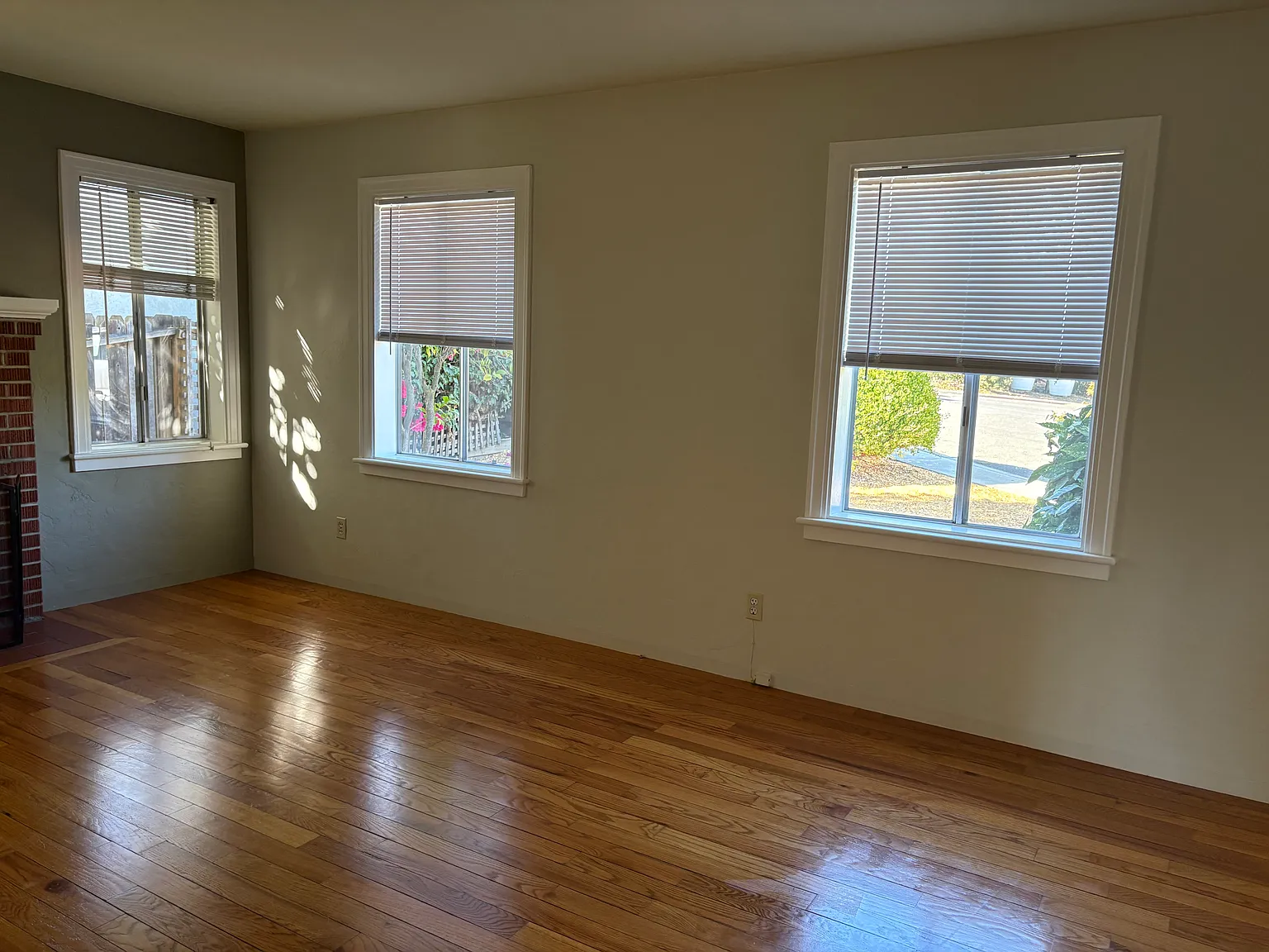3 bed, 1108 sqft, $3,000 — Photo 3