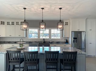 10506 E Deer Creek Rd, Robinson, IL 62454