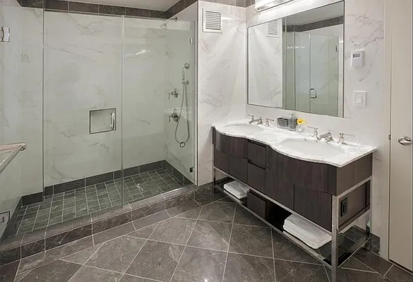 Rented by Arwell Realty | media 24