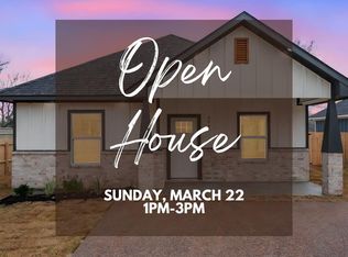 203 Lock Ln, Bryan, TX 77803