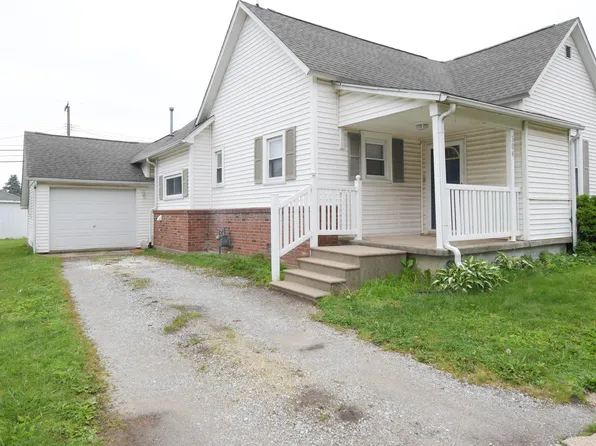 304 N Burke St, Wolcott, IN 47995