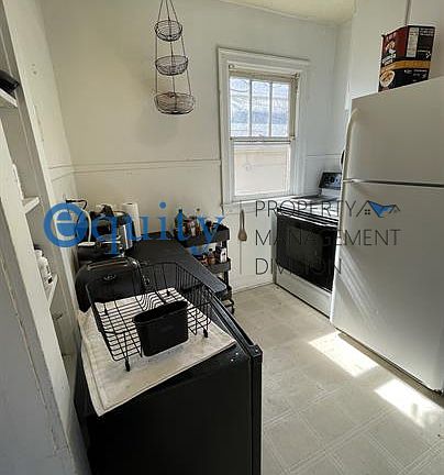2nd image of 632 S 900 E