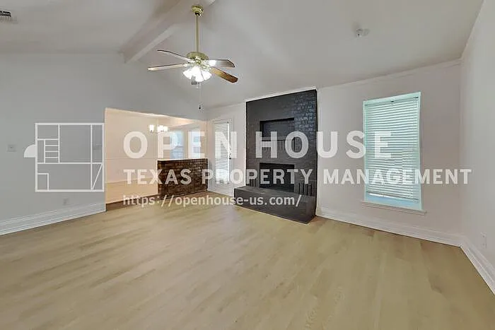 3 bed, 2.0 bath, 1399 sqft, $1,950 — Photo 3