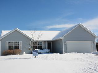 N1566 Overlook Cir, Genoa City, WI 53128