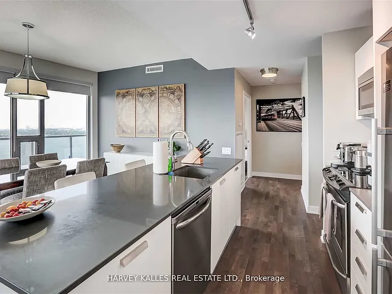 1815 Yonge St #2502 — Photo 7