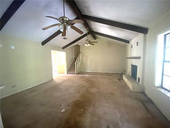 2nd image of 516 Woodlake Dr