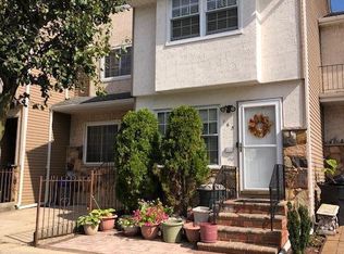 165 Skyline Dr, Staten Island, NY 10304