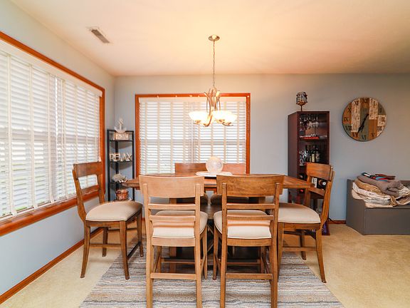 2nd image of 6405 Lanterne Dr #B