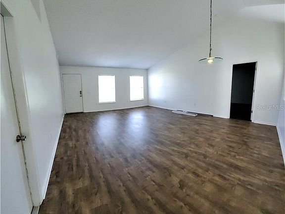 3rd image of 1033 Cannock Dr