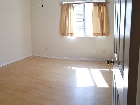 3rd image of 11894 Meriden Ln