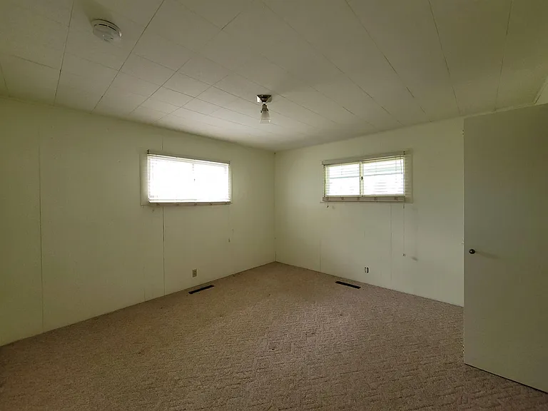 980 Wenzel Ln — Photo 15