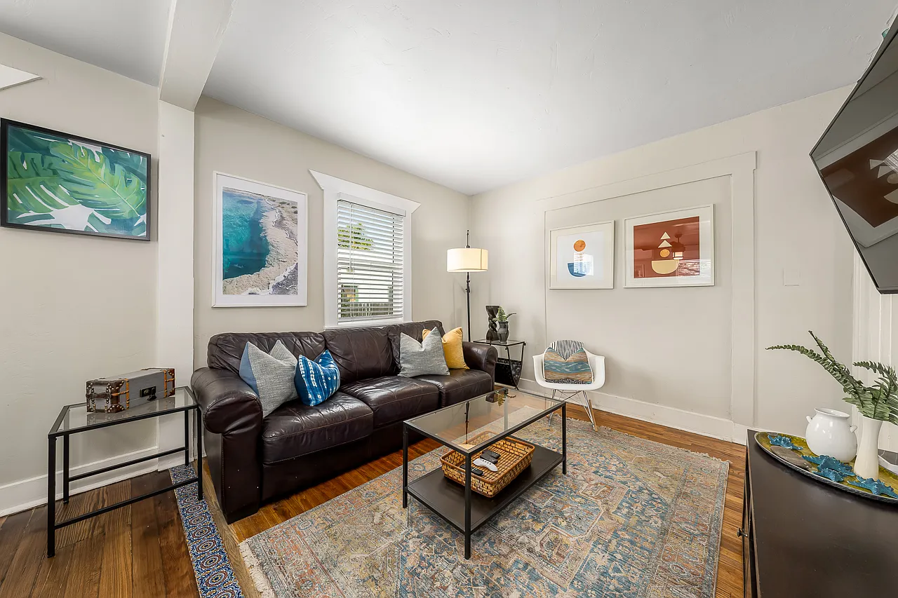 2 bed, 1118 sqft, $4,700 — Photo 4