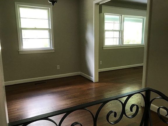 5th image of 2808 Lyndon Ave