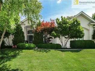 8447 Summit St, Lenexa, KS 66215