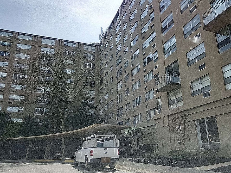 1st image of 1030 E Lancaster Ave APT 109