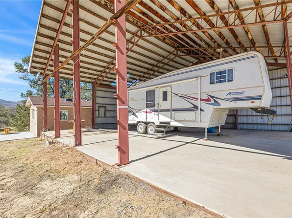 62525 Pinyon Dr, Mountain Center, CA 92561