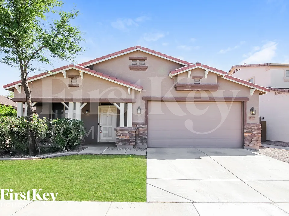 17577 W Buchanan St
