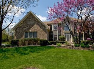 609 Ashbrooke Ct, St Charles, IL 60175