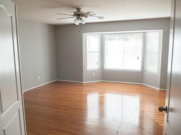 5th image of 12618 N 58th Dr
