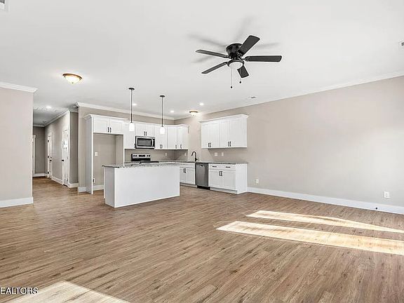 5th image of 721 Haig St