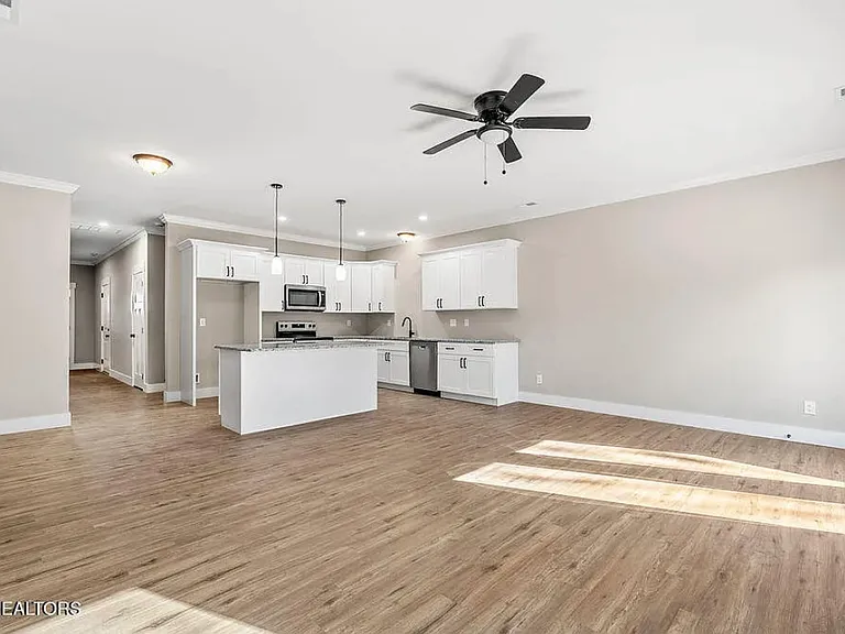 721 Haig St — Photo 5