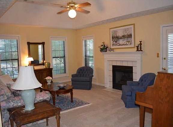 3rd image of 3139 Gatsby Ln