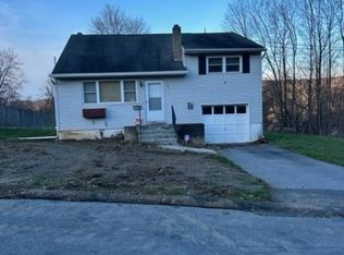28 Madison Dr, Ogdensburg, NJ 07439