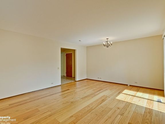 4th image of 1598 Altschul Ave