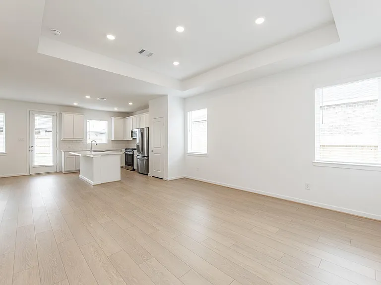 9723 Rialto Heights Dr — Photo 7