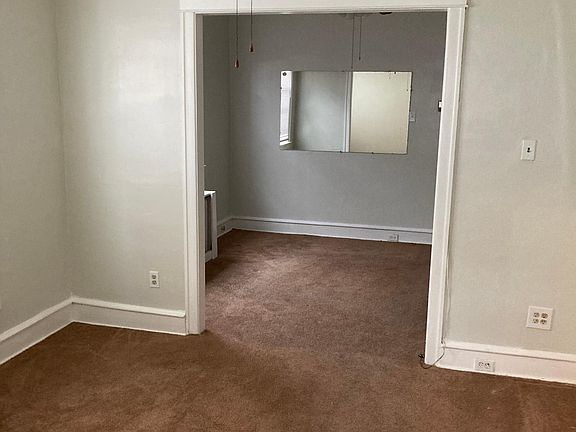 4th image of 6531 Elmwood Ave #1