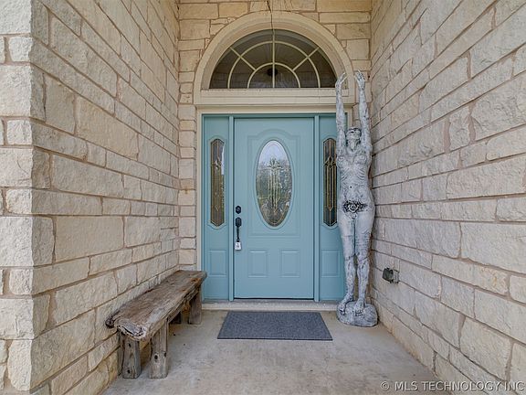 4th image of 2221 Shirley St