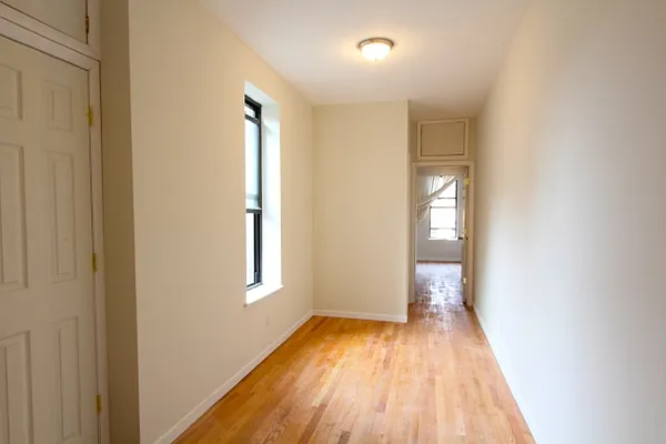 Rented by Warburg | media 17