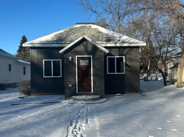 307 S Maple St, Watertown, SD 57201