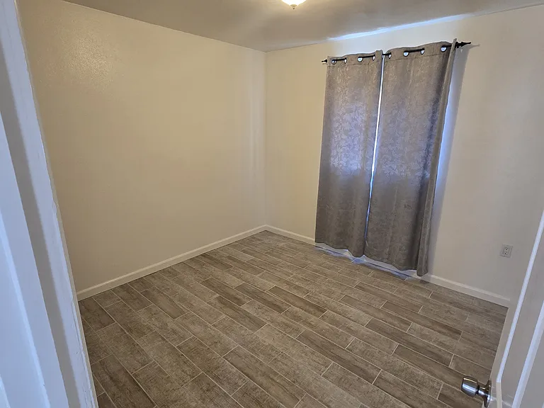6417 Gifford Ave #C — Photo 8