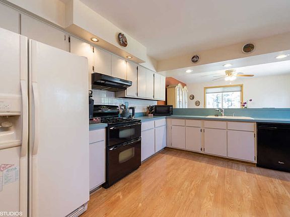 3rd image of 8938 147th St