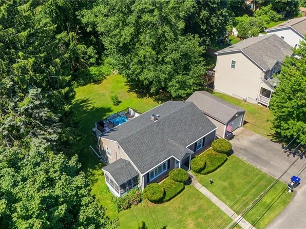 44 Desmarais St, Cumberland, RI 02864