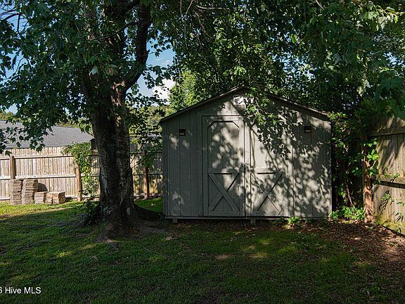 3rd image of 172 Glenwood Drive