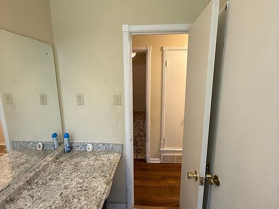 3rd image of 5225 Apollo St