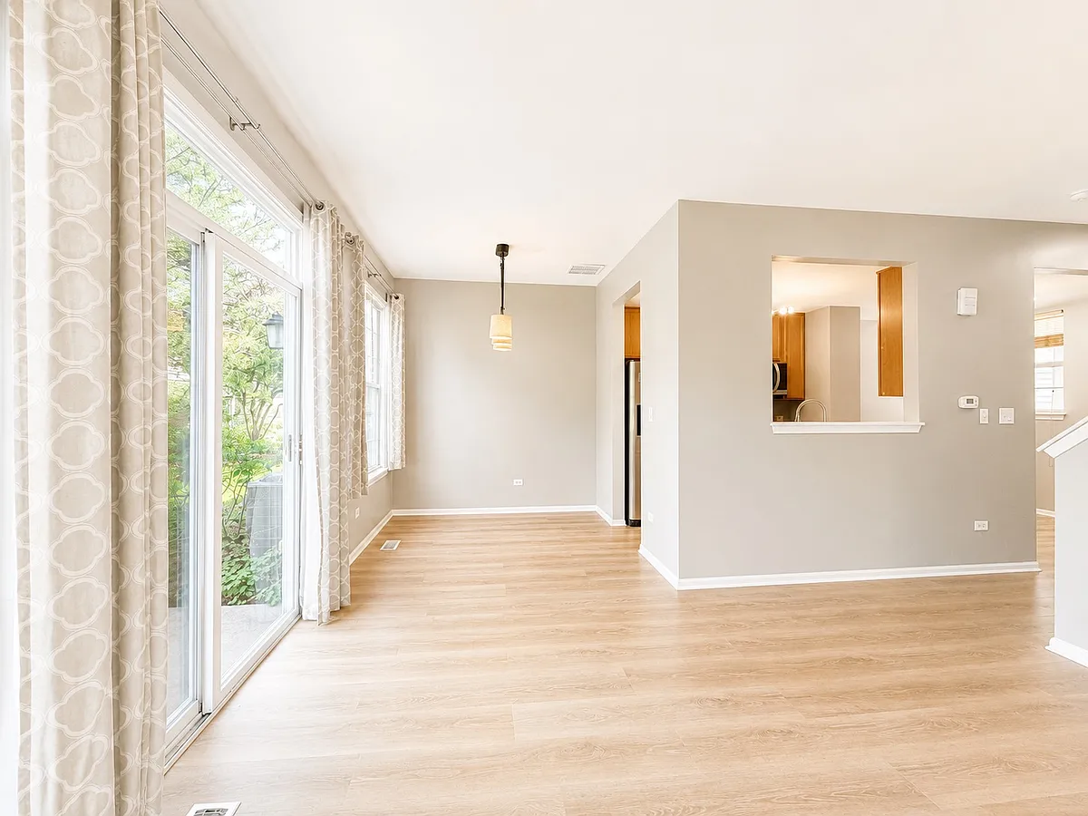 Building Photo - 2912 White Thorn Cir