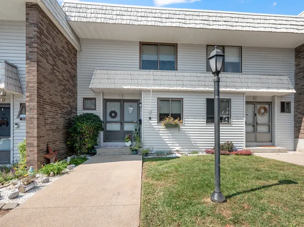 19 Pine Court #19, Cromwell, CT 06416