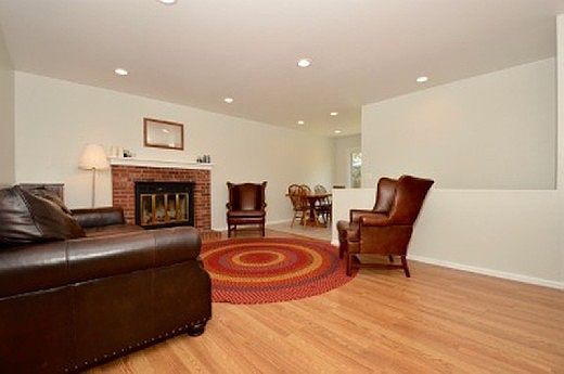 3rd image of 7775 Belford Dr