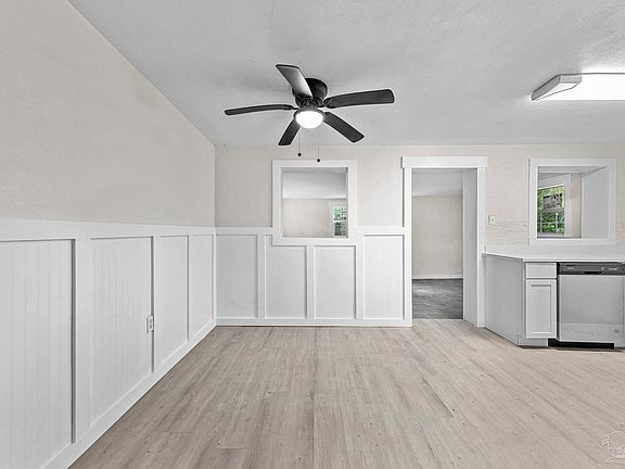 4th image of 24 Teakwood Cir