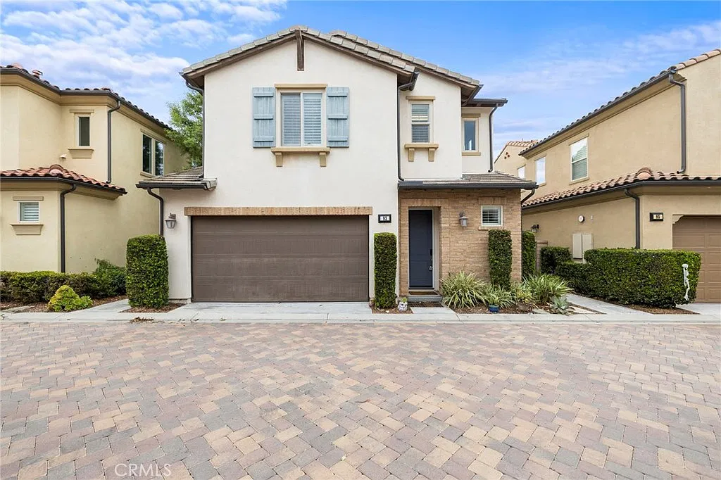3 bed, 2.5 bath, 1658 sqft, $4,950 — Photo 1